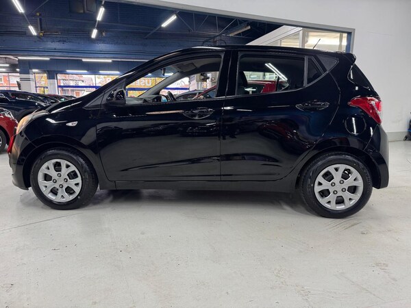 Used Hyundai i10 2014 for sale - 76305632: Photo 9