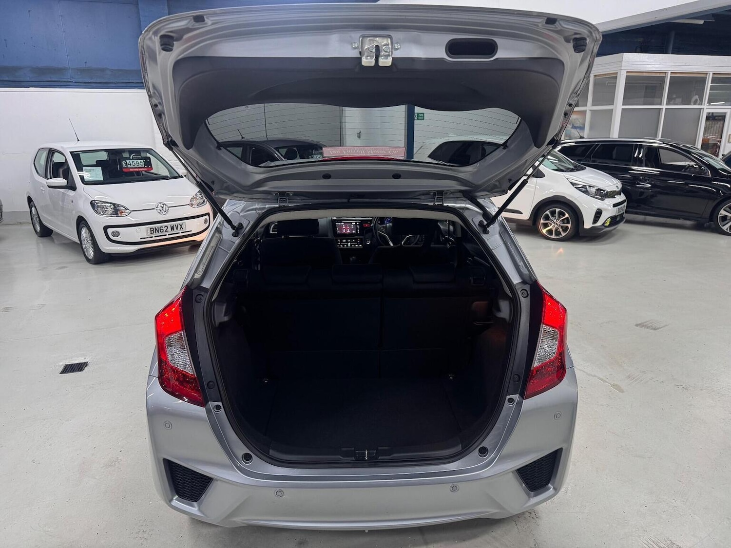 Used Honda Jazz 2017 for sale - 76863834: Photo 12