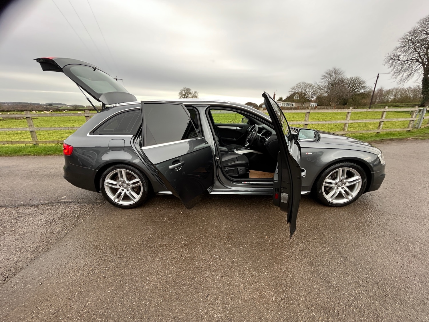Used Audi A4 2015 for sale - 76777456: Photo 9