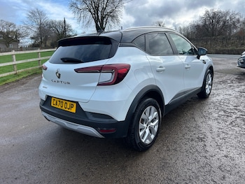 Used Renault Captur 2020 for sale - 77529380: Photo