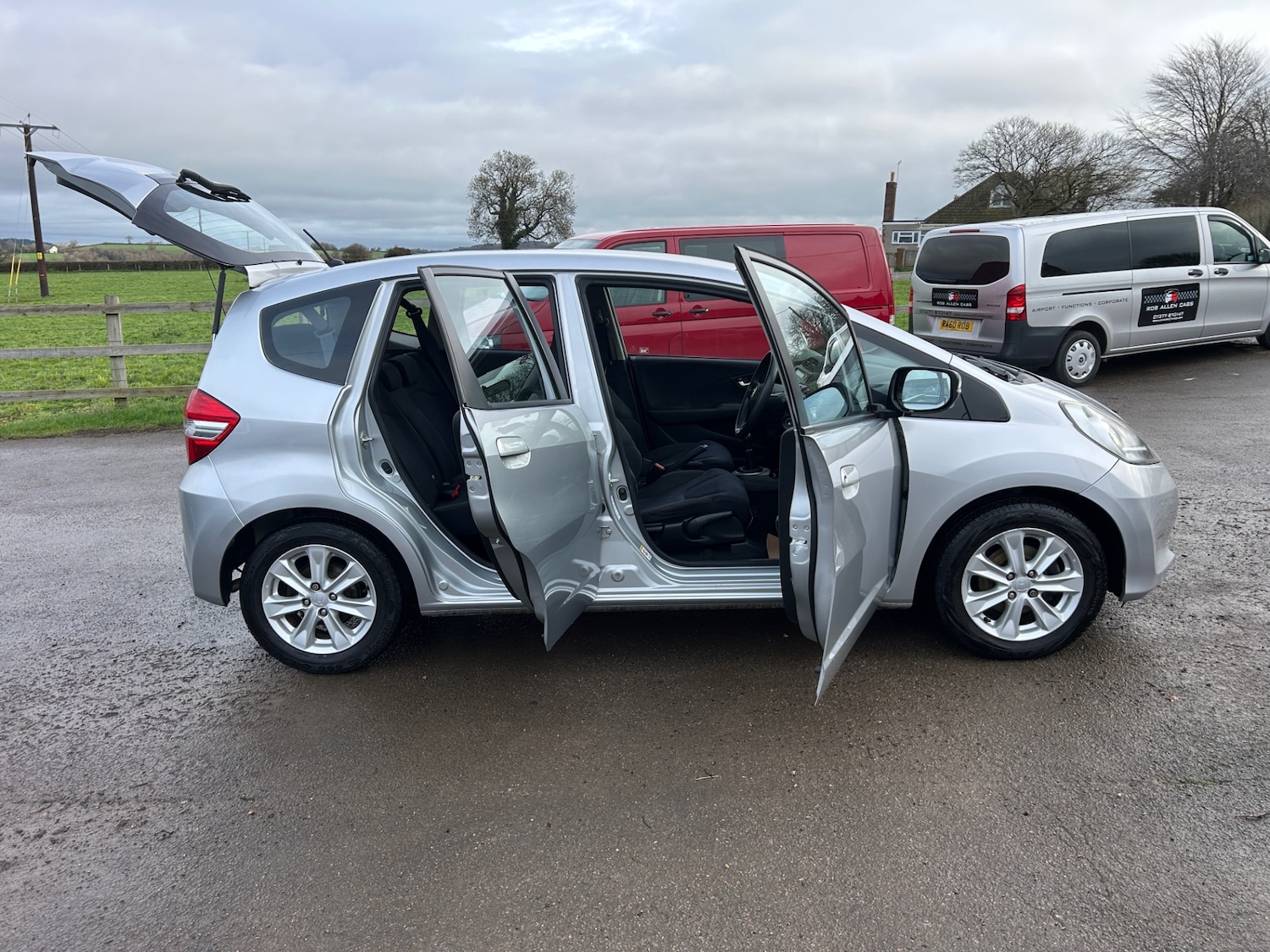 Used Honda Jazz 2012 for sale - 76709673: Photo 9