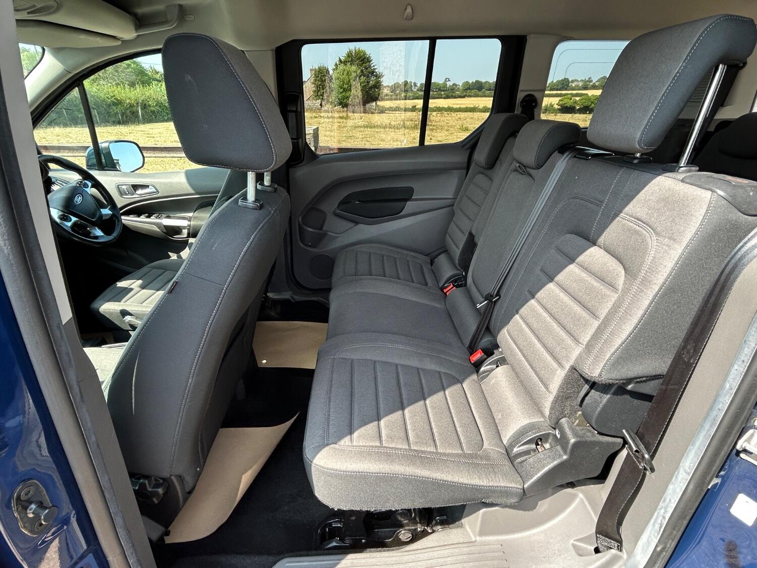 Used Ford Grand Tourneo Connect 2019 for sale - 76536847: Photo 17