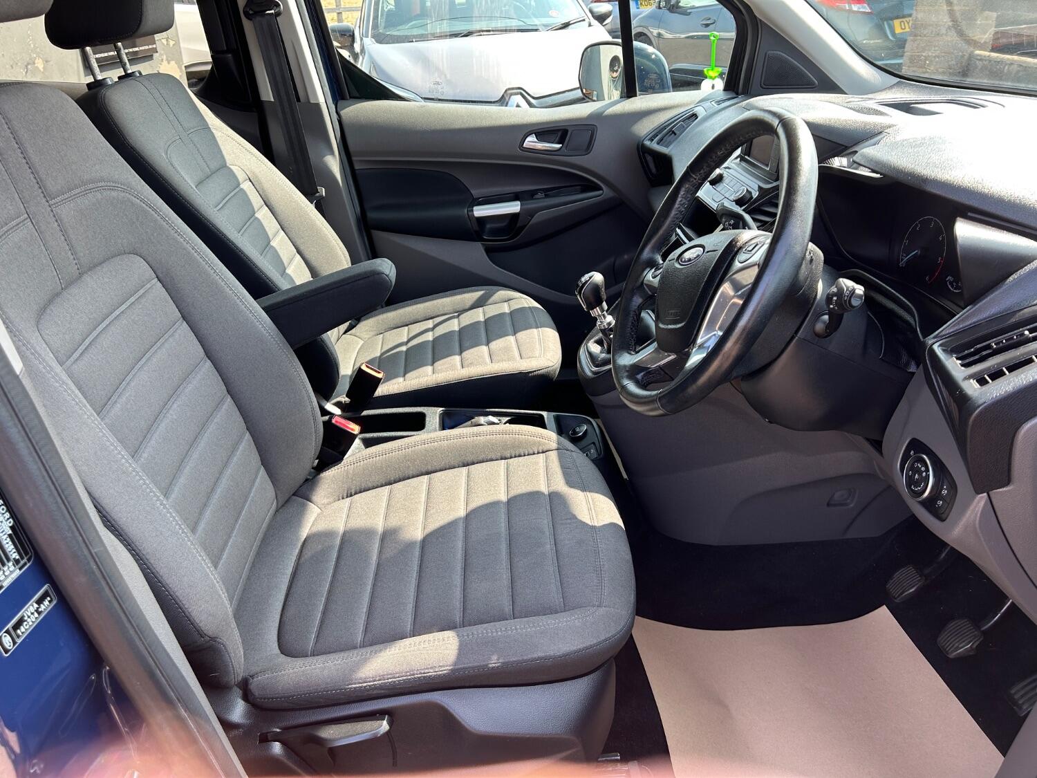 Used Ford Grand Tourneo Connect 2019 for sale - 76536847: Photo 20