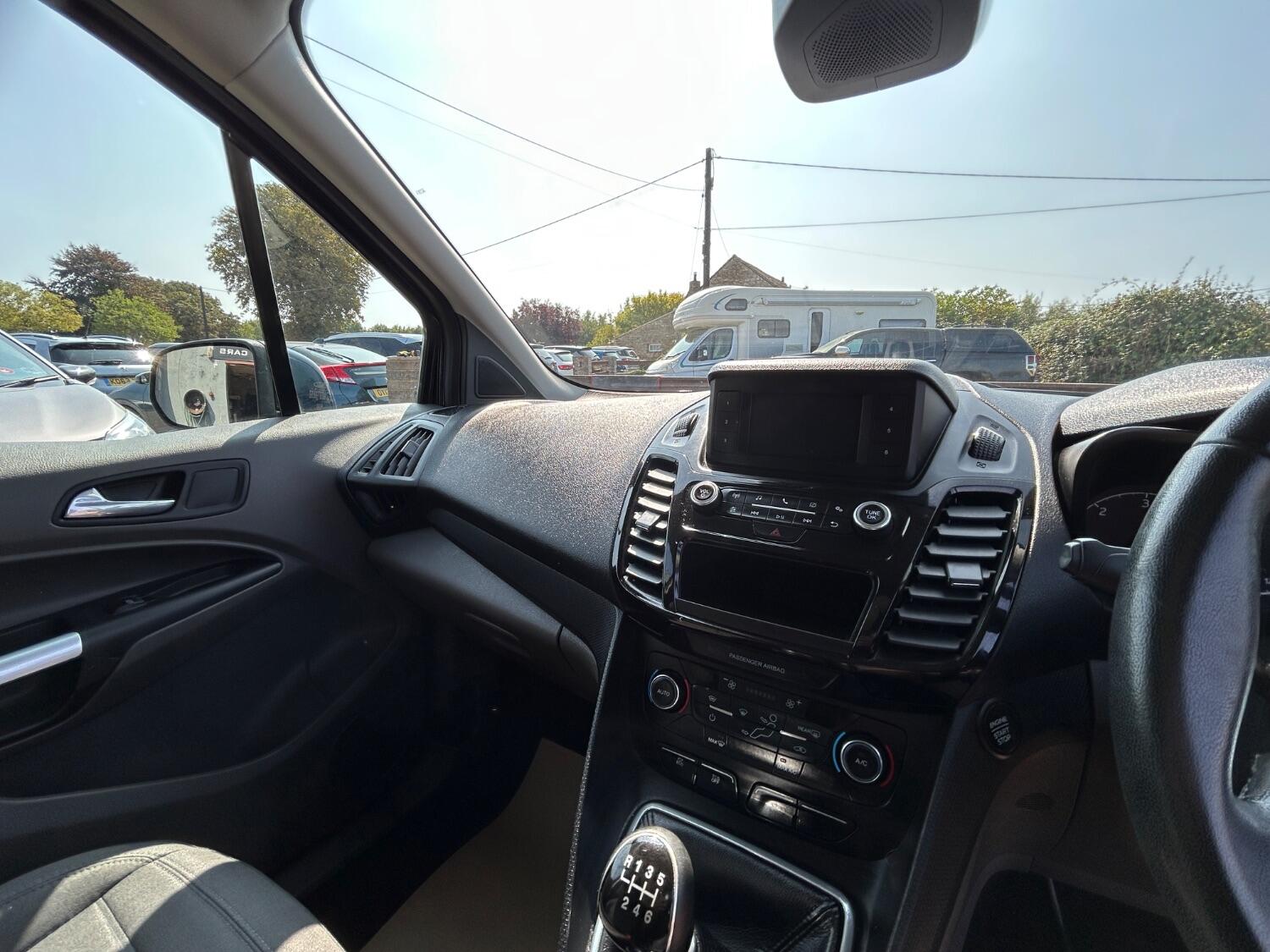 Used Ford Grand Tourneo Connect 2019 for sale - 76536847: Photo 22