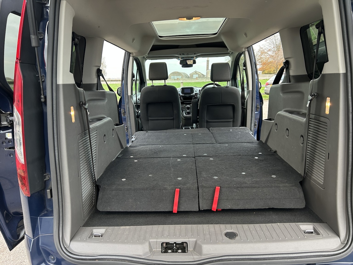 Used Ford Grand Tourneo Connect 2019 for sale - 76536847: Photo 28