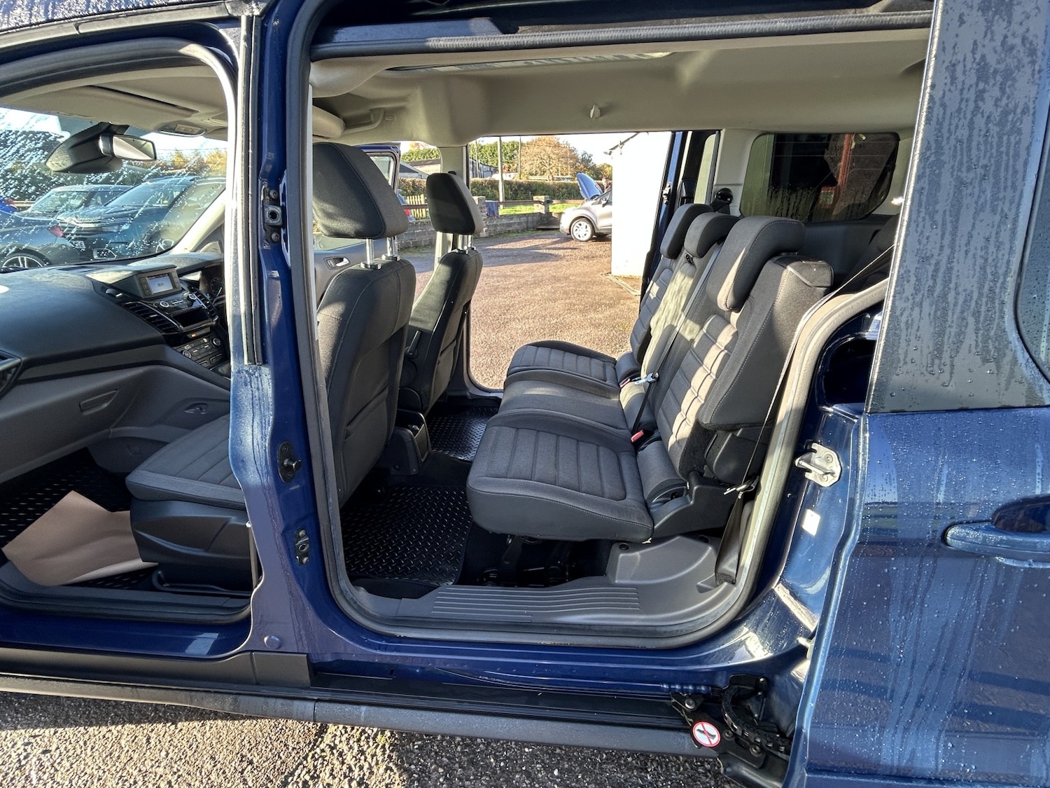 Used Ford Grand Tourneo Connect 2019 for sale - 76536847: Photo 30