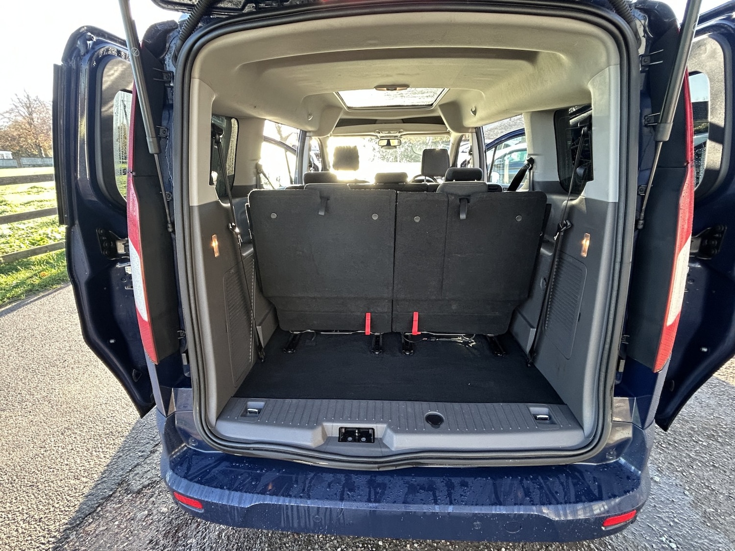 Used Ford Grand Tourneo Connect 2019 for sale - 76536847: Photo 31