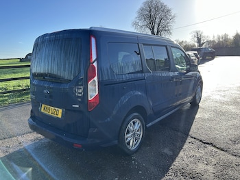 Used Ford Grand Tourneo Connect 2019 for sale - 76536847: Photo