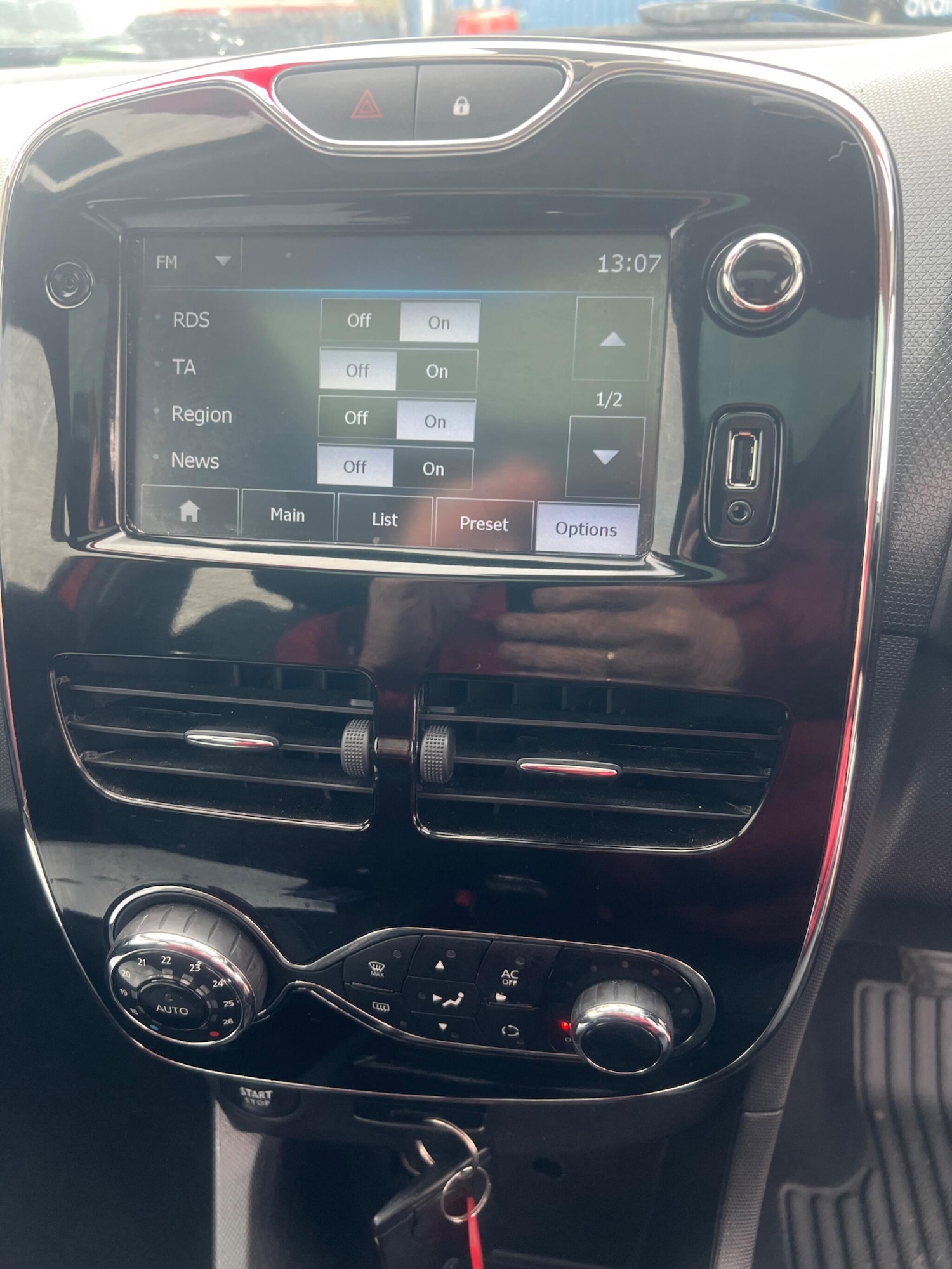 Used Renault Clio 2014 for sale - 78127556: Photo 17