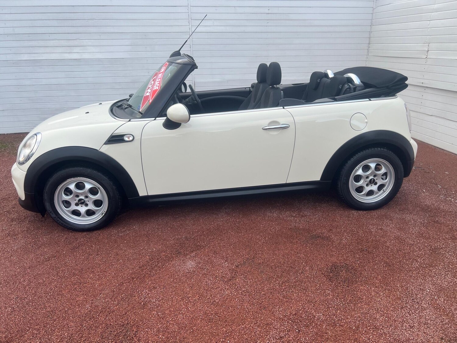 Used MINI Convertible 2014 for sale - 78117381: Photo 13