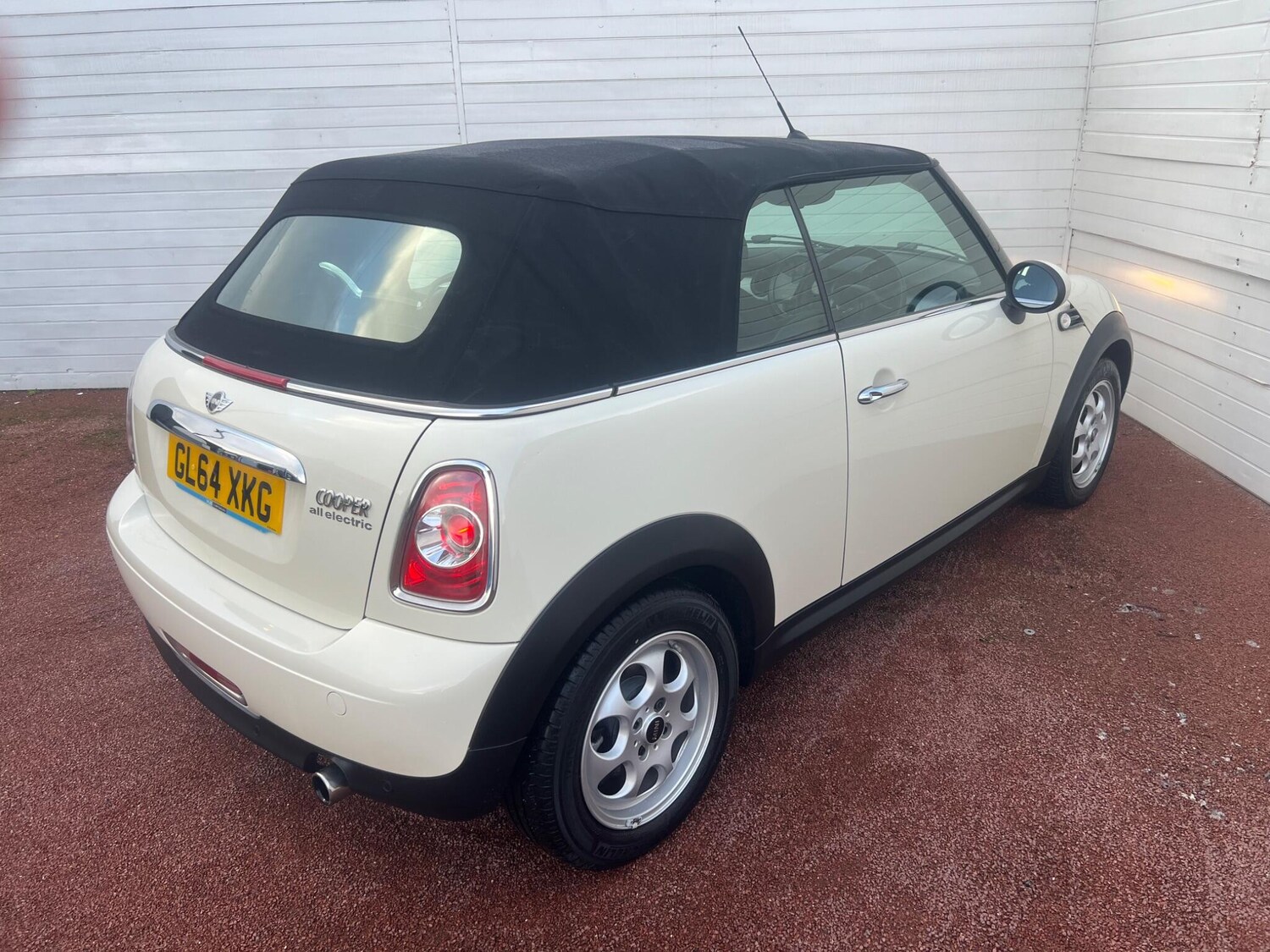 Used MINI Convertible 2014 for sale - 78117381: Photo 16