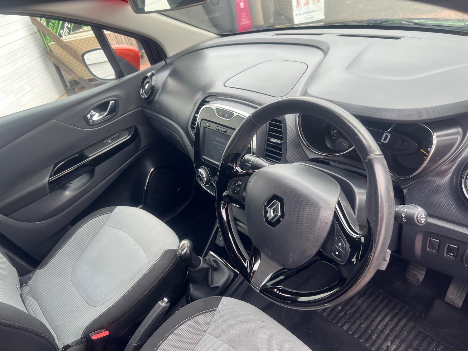 Used Renault Captur for sale - 78136064: Photo 12