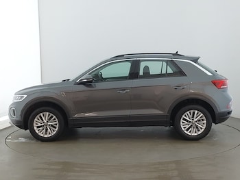 Used Volkswagen T-Roc 2023 for sale - 76187758: Photo 4