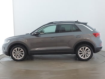 Used Volkswagen T-Roc 2025 for sale - 77141393: Photo