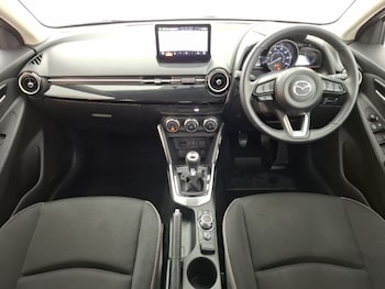 Used Mazda Mazda2 2024 for sale - 76150959: Photo 2