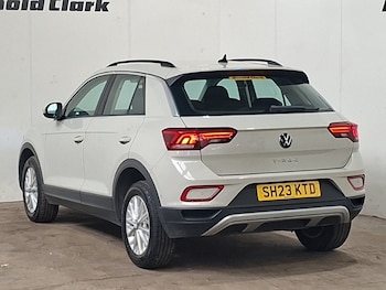 Used Volkswagen T-Roc 2023 for sale - 79351108: Photo