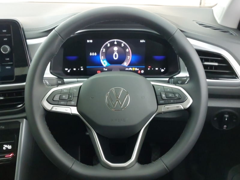 Used Volkswagen T-Roc 2025 for sale - 76920330: Photo 13