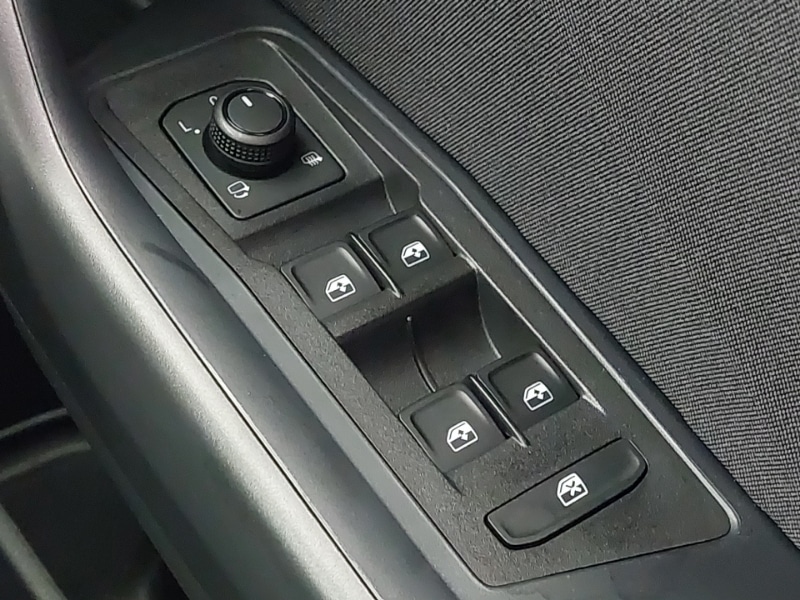 Used Volkswagen T-Roc 2025 for sale - 76920330: Photo 19