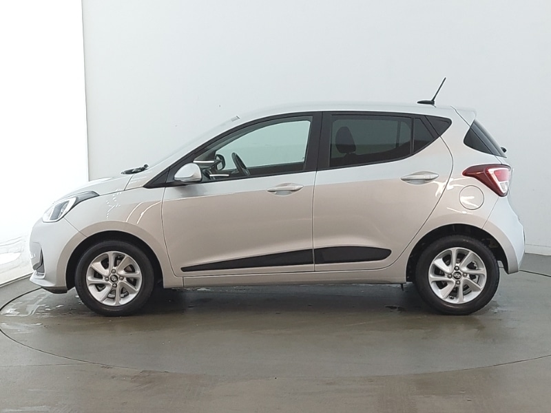 Used Hyundai i10 2018 for sale - 76498254: Photo 4