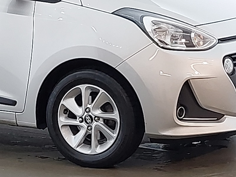 Used Hyundai i10 2018 for sale - 76498254: Photo 9