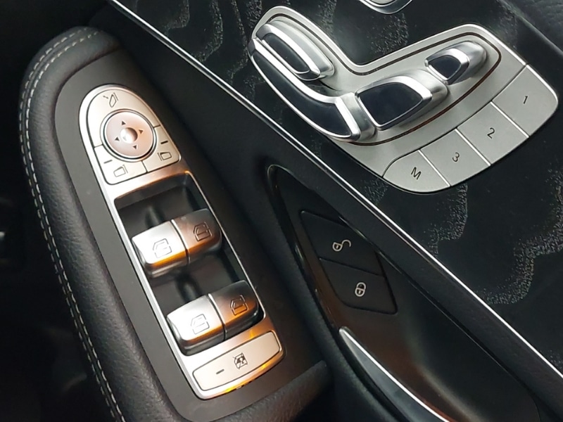 Used Mercedes-Benz GLC 2018 for sale - 76408032: Photo 17