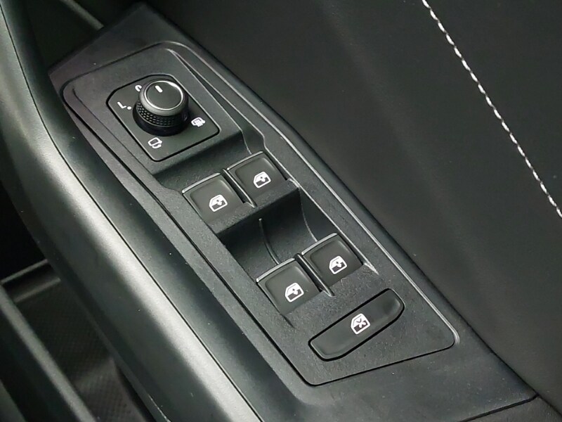 Used Volkswagen T-Roc 2025 for sale - 77228669: Photo 18