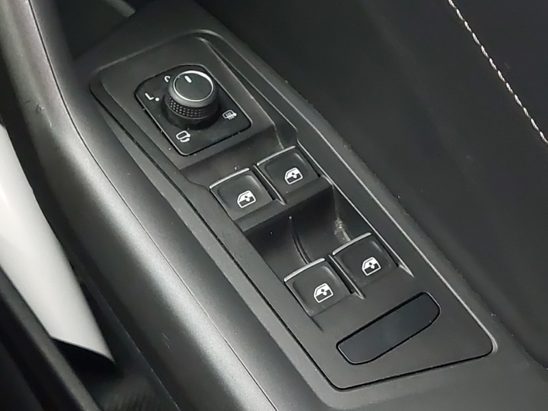 Used Volkswagen T-Roc 2024 for sale - 77194087: Photo 19