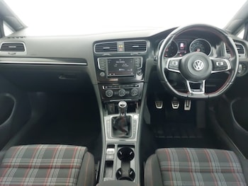 Used Volkswagen Golf 2016 for sale - 78634149: Photo