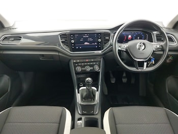 Used Volkswagen T-Roc 2018 for sale - 76795547: Photo