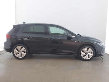 Used Volkswagen Golf 2025 for sale - 76964021: Photo