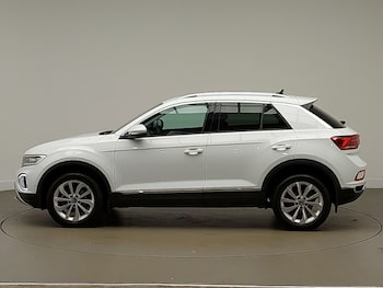 Used Volkswagen T-Roc 2022 for sale - 76183532: Photo