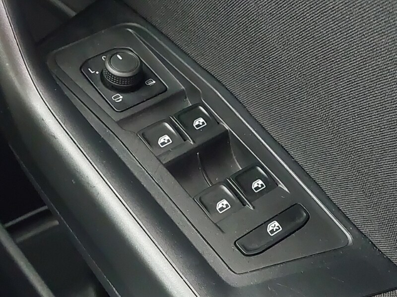 Used Volkswagen T-Roc 2023 for sale - 78163966: Photo 19