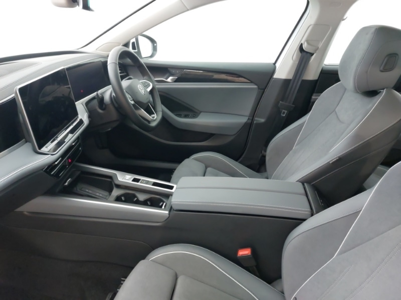 Used Volkswagen Passat 2025 for sale - 76613869: Photo 5