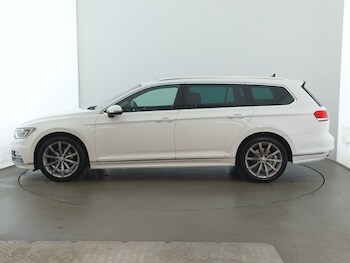 Used Volkswagen Passat 2017 for sale - 77213924: Photo