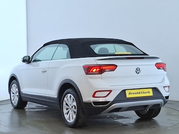 Used Volkswagen T-Roc 2024 for sale - 76150853: Photo 3