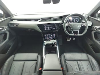Used Audi Q8 2023 for sale - 79424888: Photo