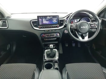 Used Kia XCeed 2022 for sale - 76129729: Photo 2