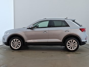 Used Volkswagen T-Roc 2024 for sale - 79086654: Photo