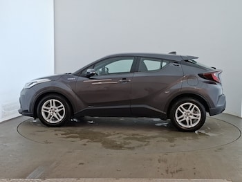 Used Toyota C-HR 2021 for sale - 79131127: Photo