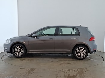 Used Volkswagen Golf 2018 for sale - 78766382: Photo