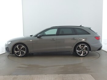 Used Audi A4 2022 for sale - 77352450: Photo