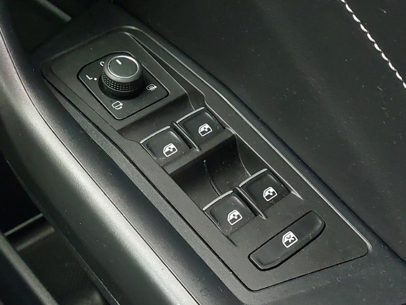 Used Volkswagen T-Roc 2023 for sale - 76567304: Photo 18