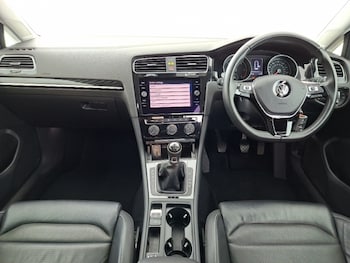 Used Volkswagen Golf 2017 for sale - 79274357: Photo