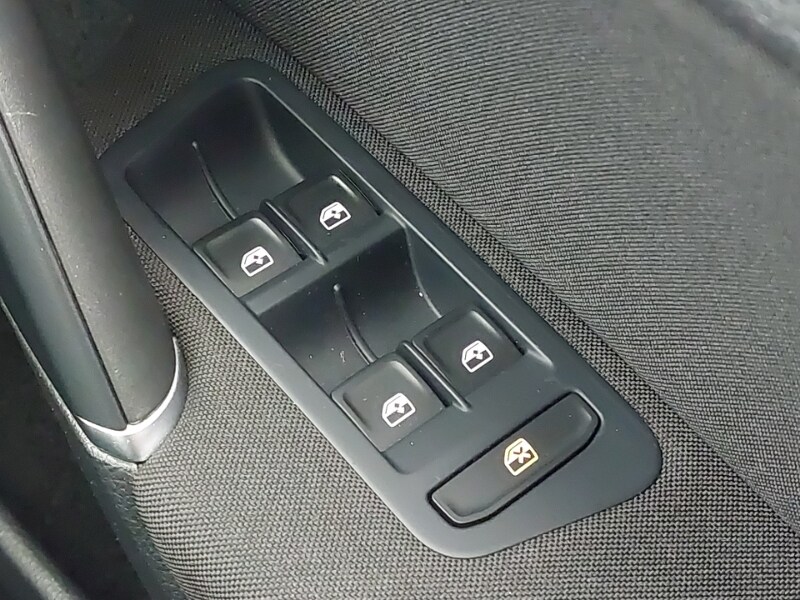 Used Volkswagen Golf 2019 for sale - 77548907: Photo 19