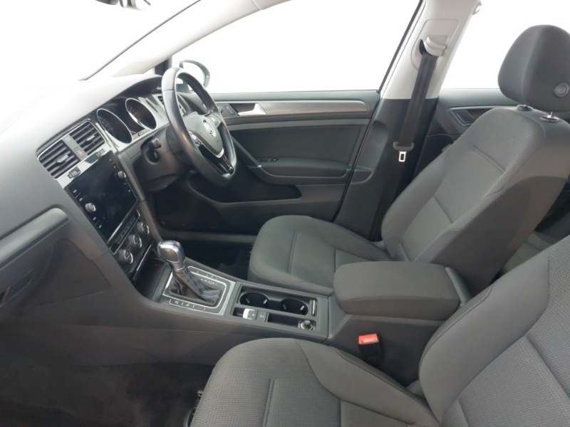 Used Volkswagen Golf 2019 for sale - 77548907: Photo 5