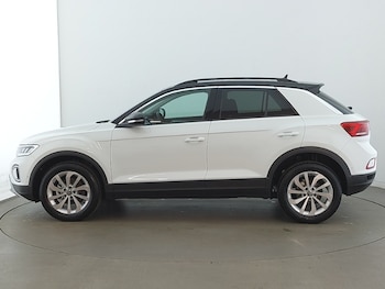 Used Volkswagen T-Roc 2026 for sale - 78656333: Photo