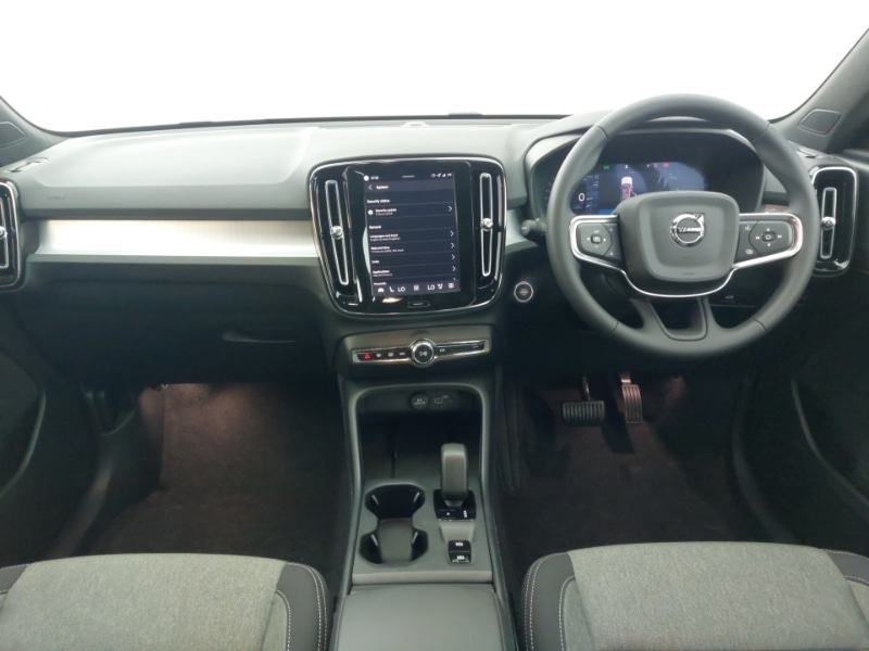 Used Volvo XC40 2025 for sale - 77530827: Photo 2