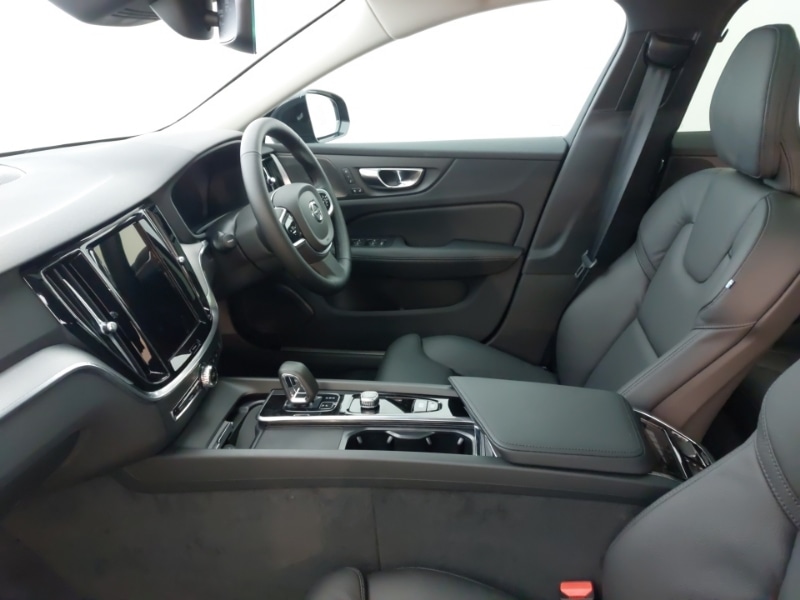 Used Volvo V60 2025 for sale - 77585321: Photo 5