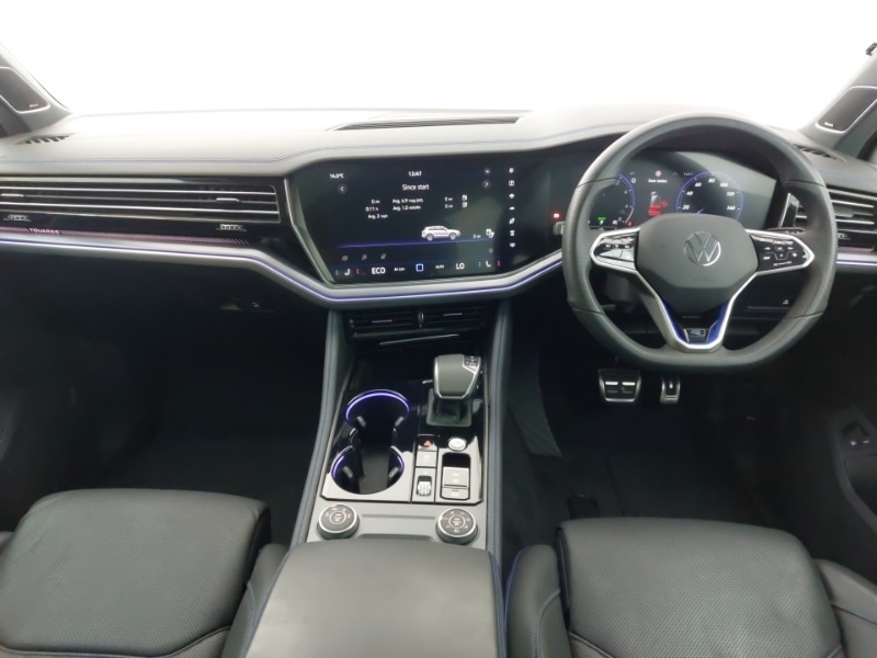 Used Volkswagen Touareg 2024 for sale - 78125557: Photo 2