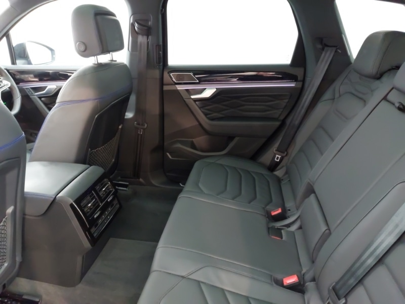 Used Volkswagen Touareg 2024 for sale - 78125557: Photo 6